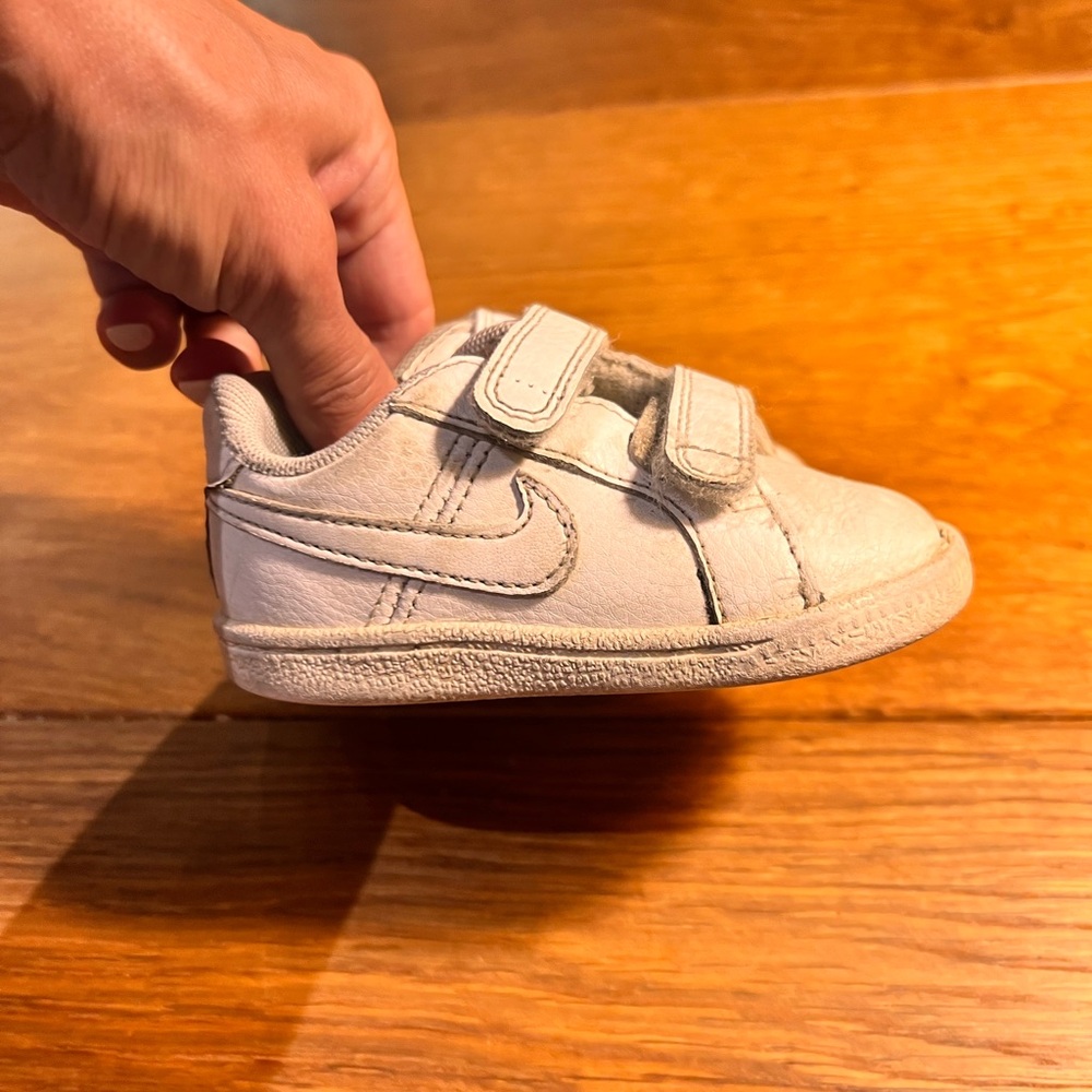 Nike Kids Cream Velcro Sneakers